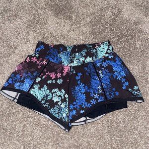 Women's Size:4 Lululemon Floral Shorts Multicolor Lined